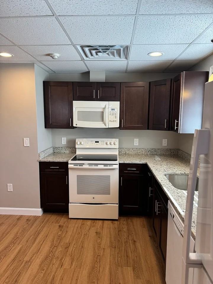 1620 Main St #1 - Photo 3 of 11