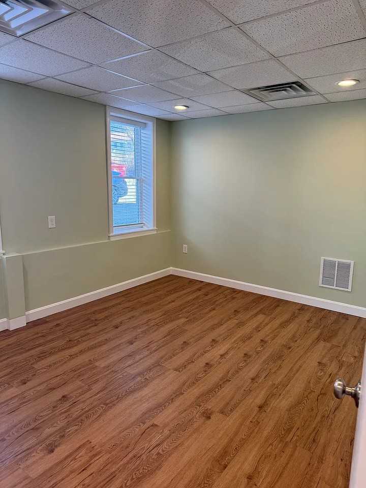 1620 Main St #1 - Photo 4 of 11