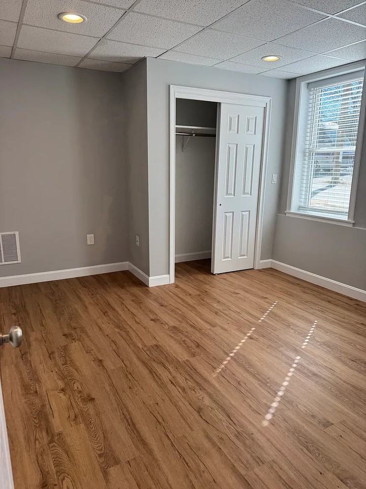 1620 Main St #1 - Photo 5 of 11