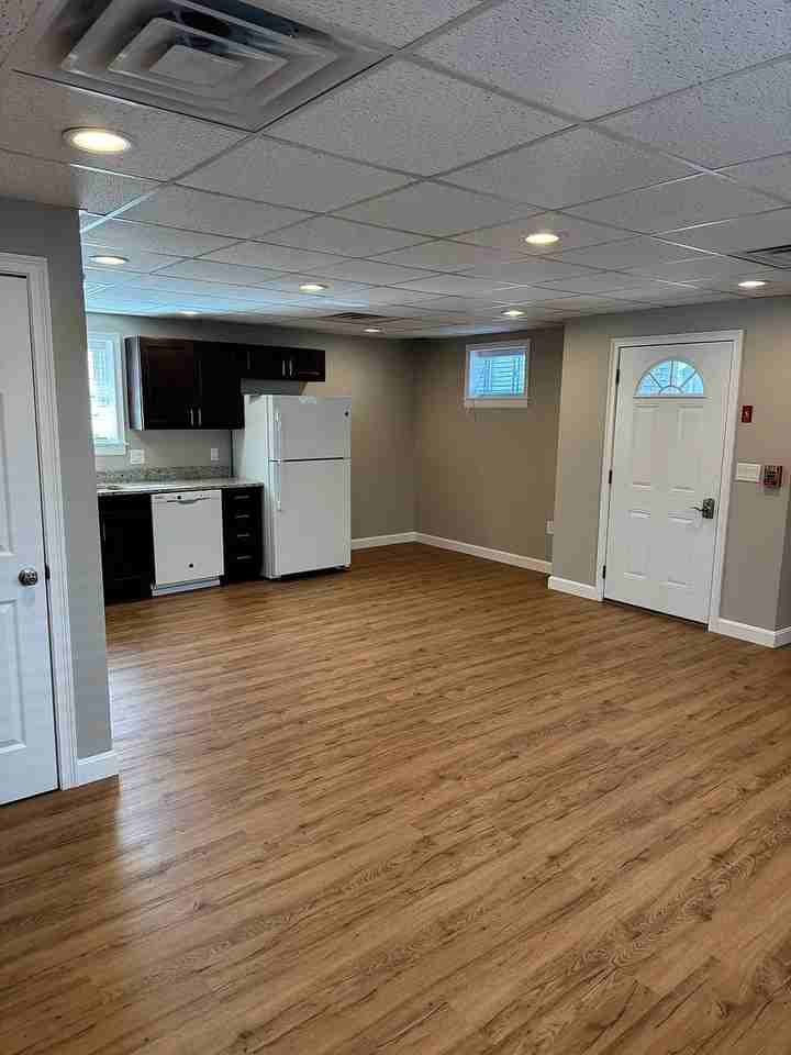 1620 Main St #1 - Photo 6 of 11