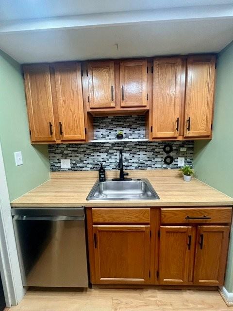 1005 Cocheco Ct - Photo 3 of 8