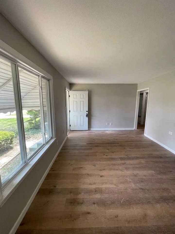 720 E 258th St - Photo 2 of 22