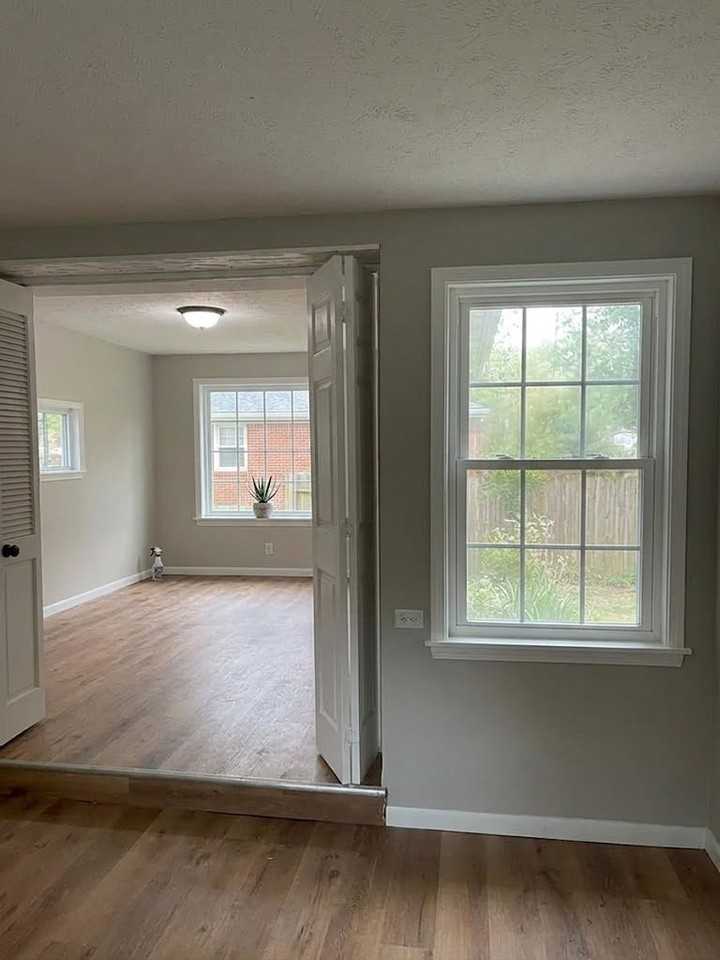 720 E 258th St - Photo 4 of 22