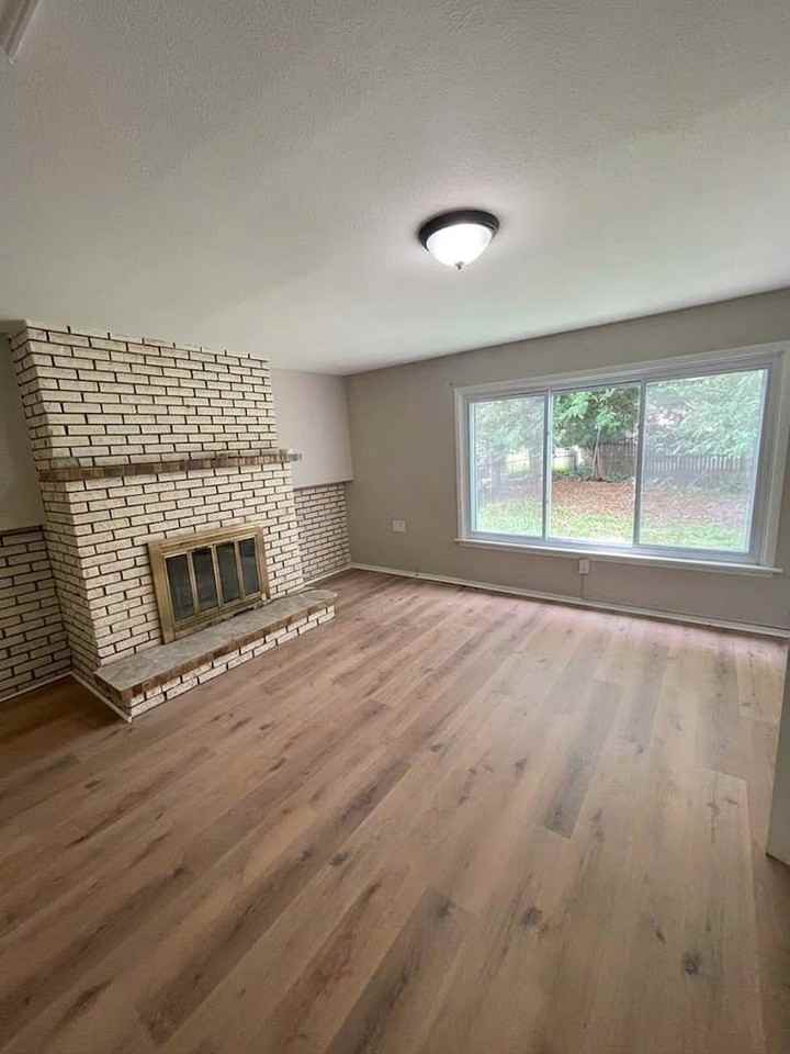 720 E 258th St - Photo 6 of 22