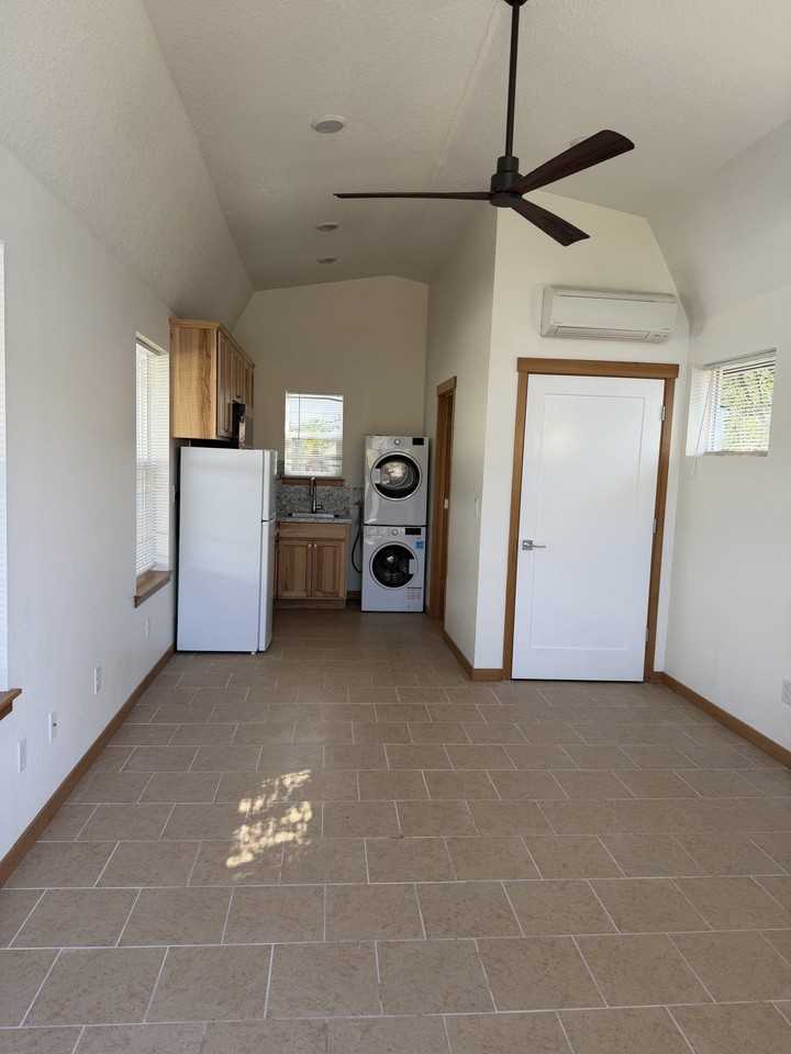 6619 Se Woodstock Blvd #B - Photo 2 of 8
