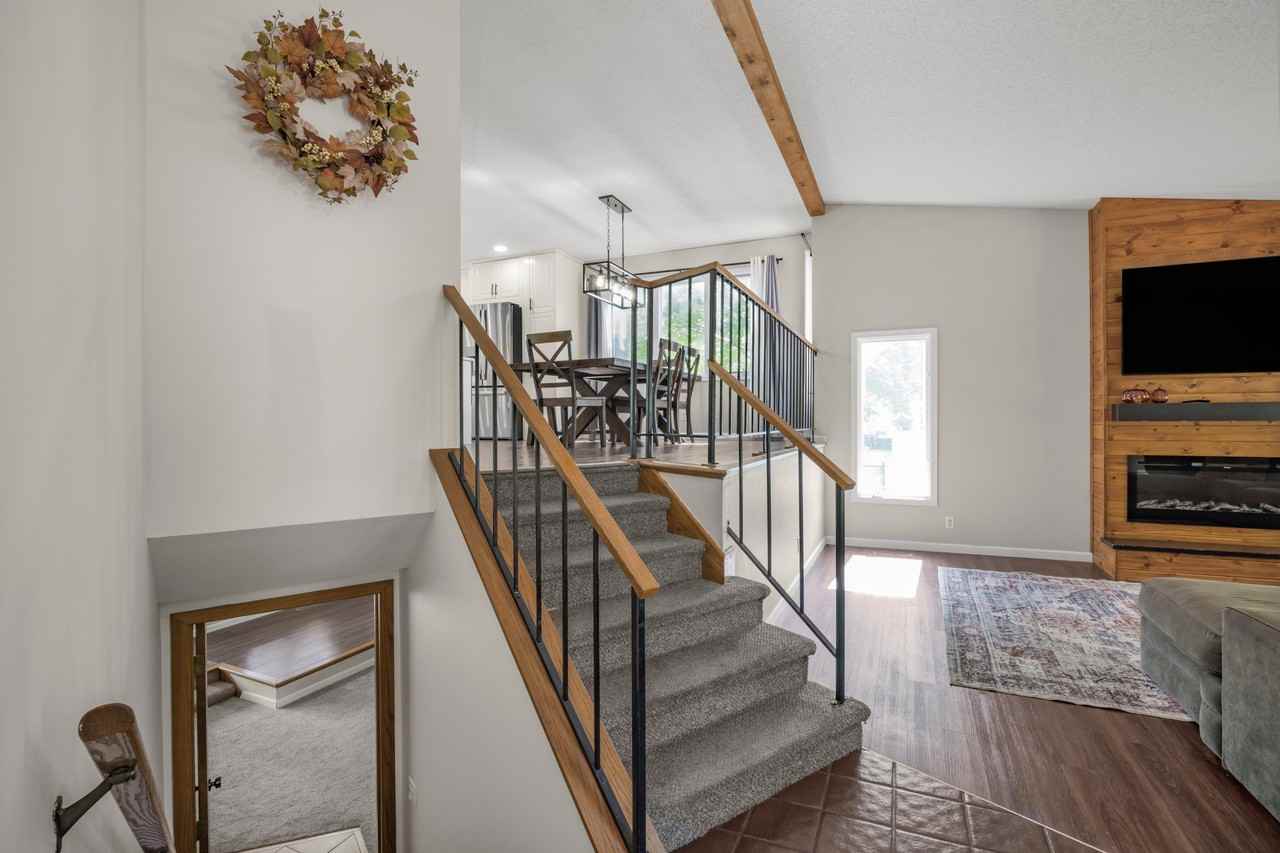 6250 Larch Ln N - Photo 7 of 20
