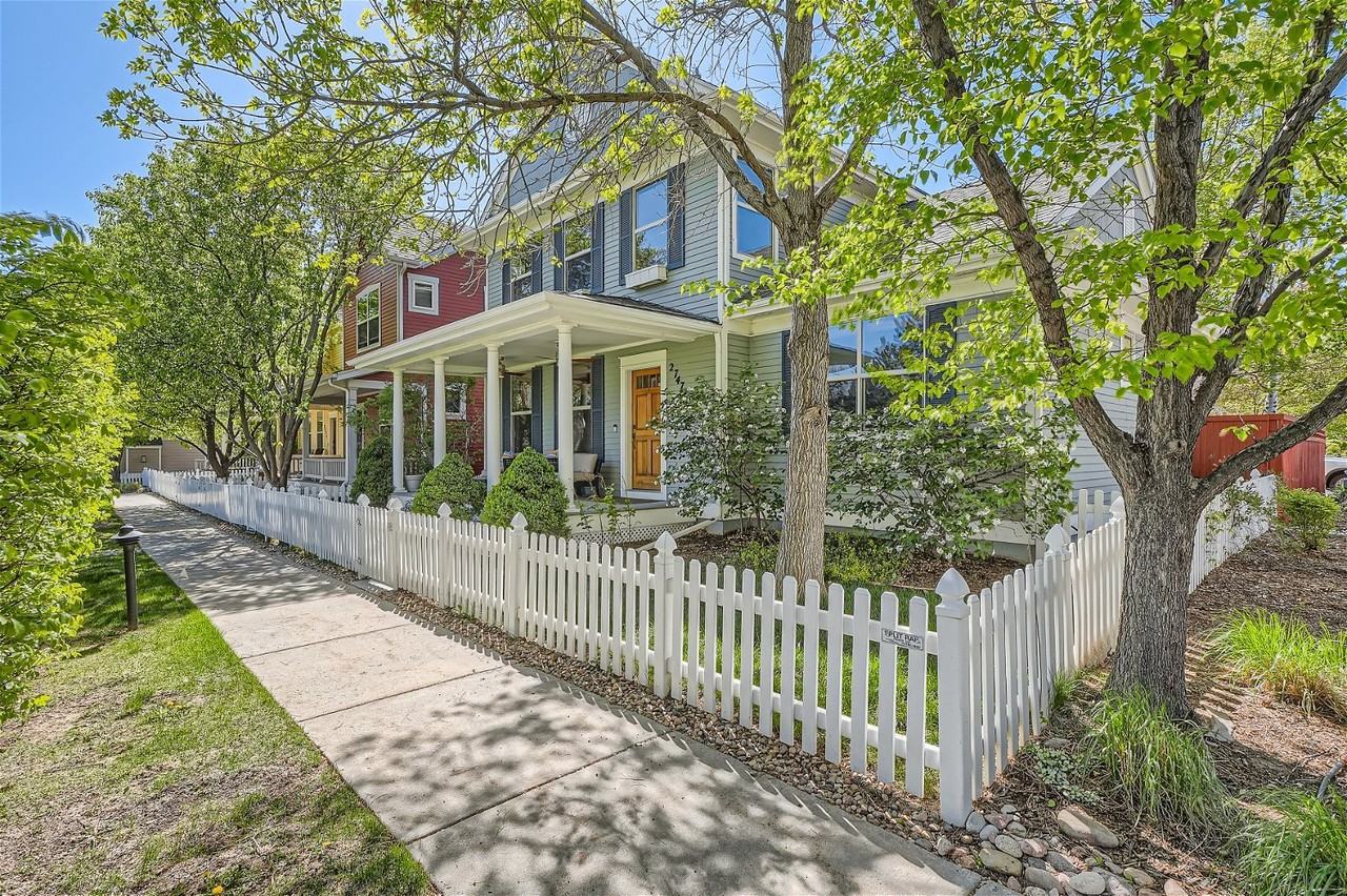 2747 Ulster St - Photo 2 of 20