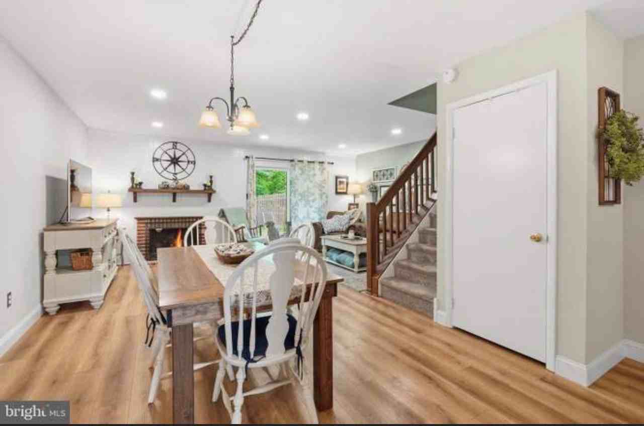 146 Larchwood Ct - Photo 7 of 13