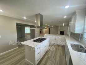 3129 N Farmer Ave - Photo 1 of 1