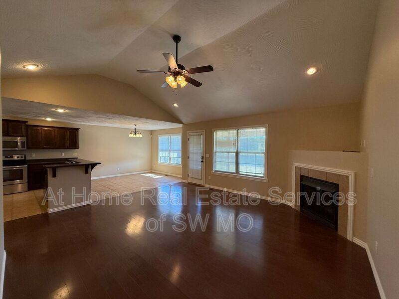 664 N Galileo Dr - Photo 2 of 15