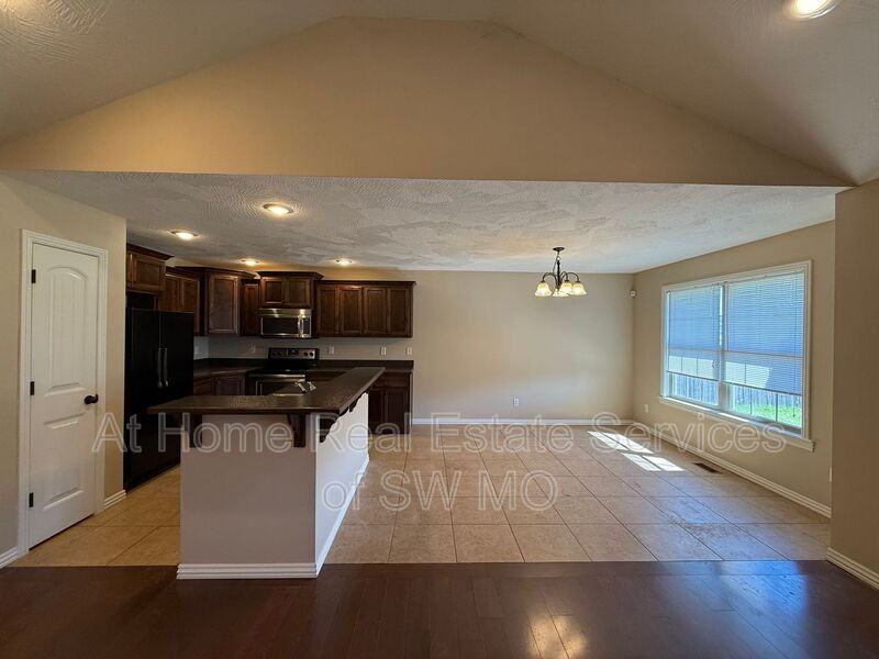 664 N Galileo Dr - Photo 3 of 15