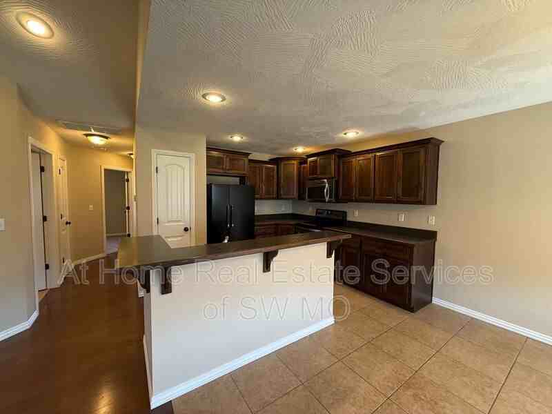 664 N Galileo Dr - Photo 4 of 15