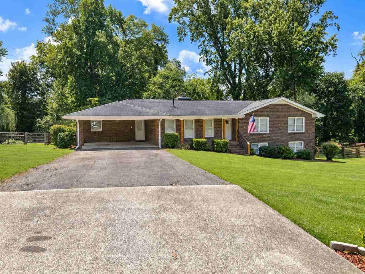 578 Cambridge Dr