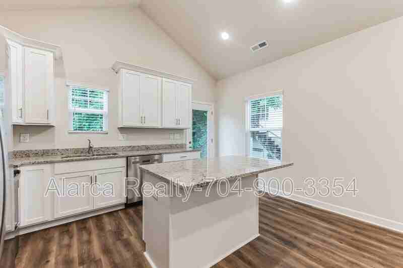 327 W Iredell Ave - Photo 3 of 24