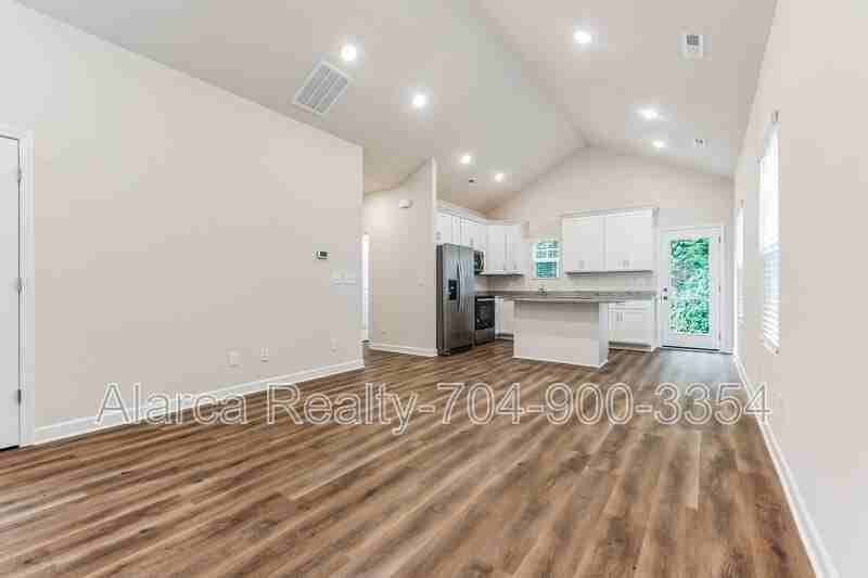 327 W Iredell Ave - Photo 4 of 24