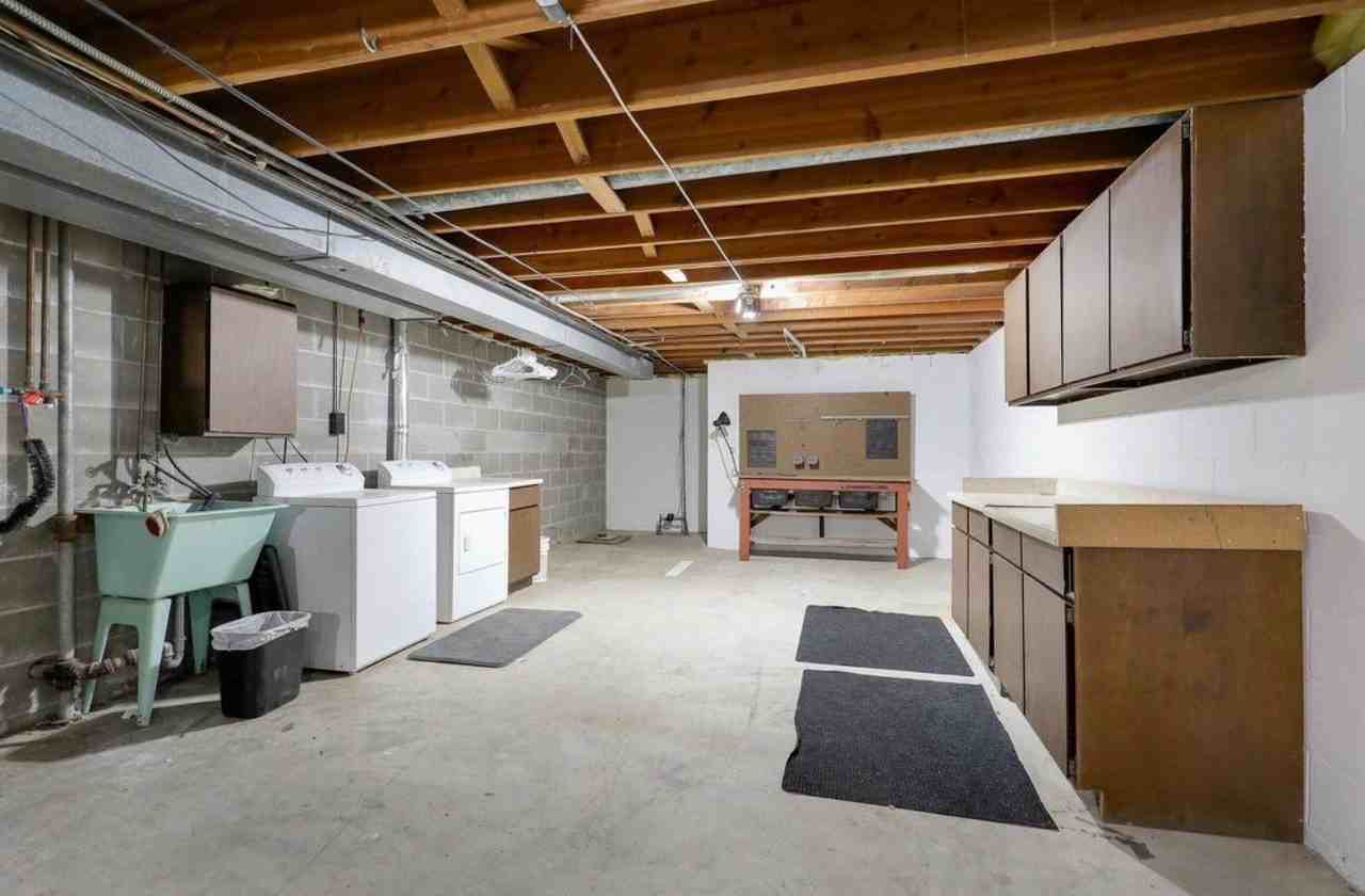 728 6th Ave S #728 - Photo 5 of 20
