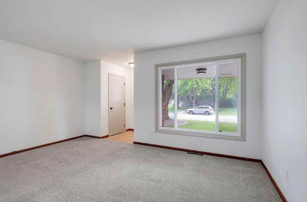 728 6th Ave S #728 - Photo 6 of 20