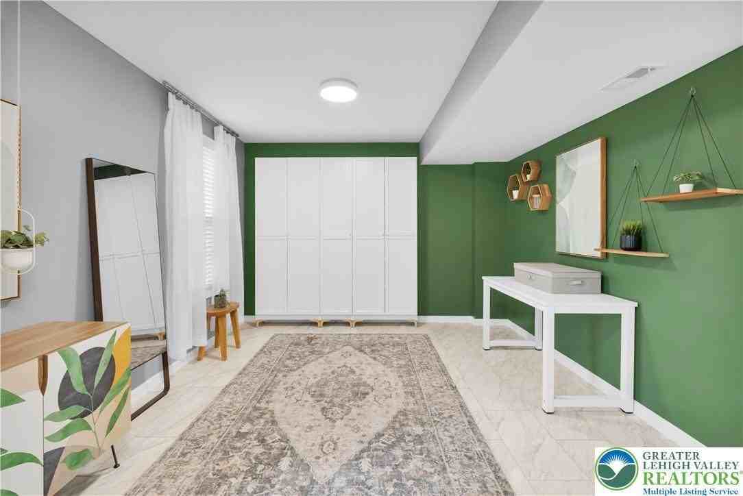1079 Sparrow Way - Photo 5 of 20