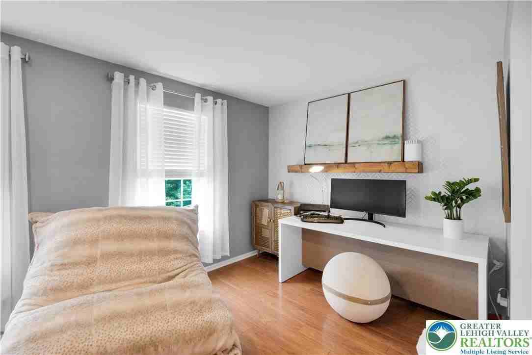 1079 Sparrow Way - Photo 7 of 20