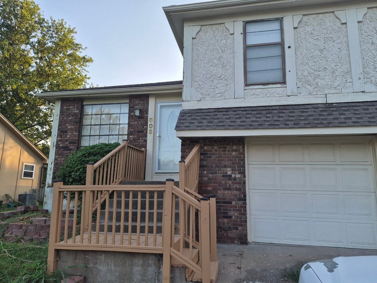 803 S Medford Cir #1 - Photo 3 of 19