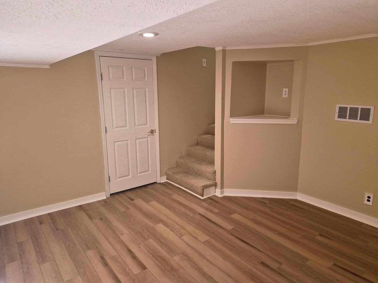 803 S Medford Cir #1 - Photo 7 of 19