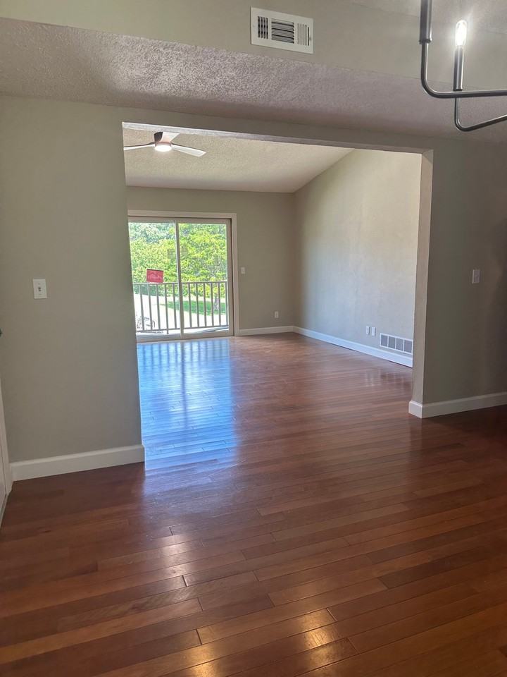 12 Woodland Oaks Dr #5 - Photo 4 of 16