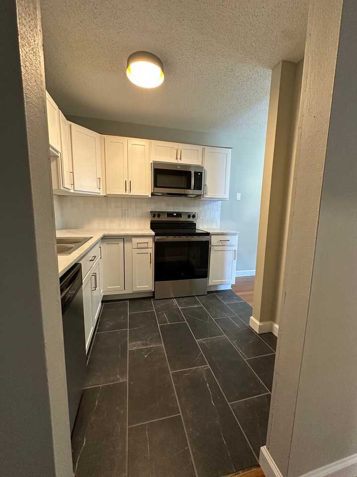 12 Woodland Oaks Dr #5 - Photo 6 of 16