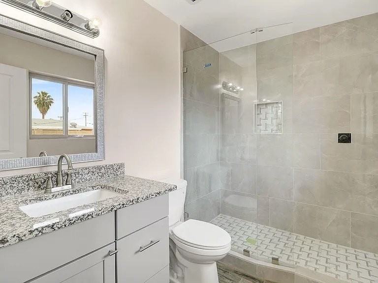 3901 W Glenn Dr - Photo 2 of 14