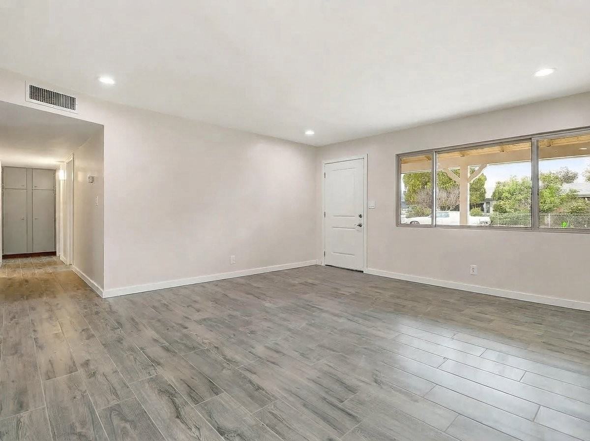 3901 W Glenn Dr - Photo 7 of 14