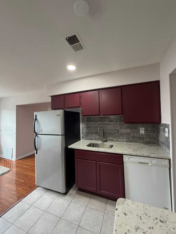 1409 Green Hollow Dr - Photo 4 of 18
