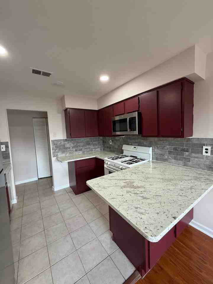 1409 Green Hollow Dr - Photo 5 of 18