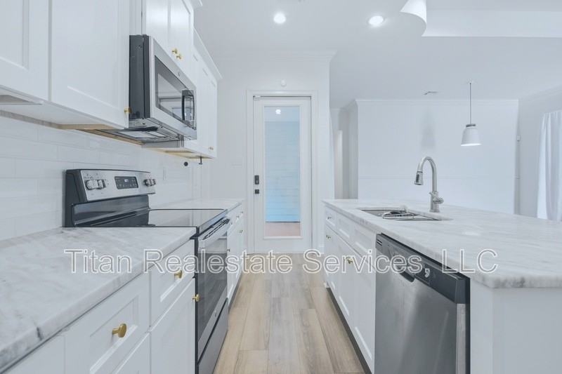 114 Grays Landing Ln - Photo 2 of 20