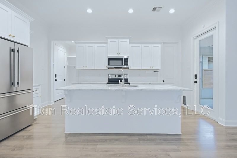 114 Grays Landing Ln - Photo 3 of 20