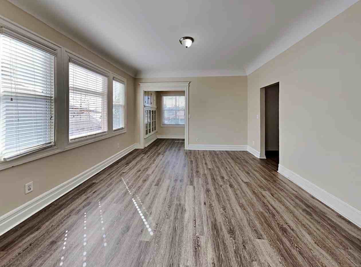 940 W Kensington Rd - Photo 3 of 12