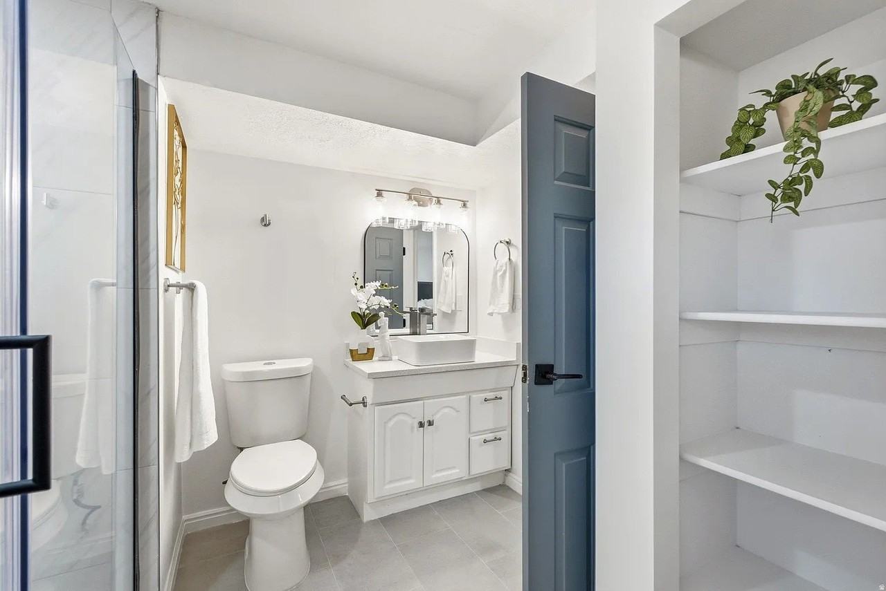 599 E Millcreek Way #B - Photo 4 of 15