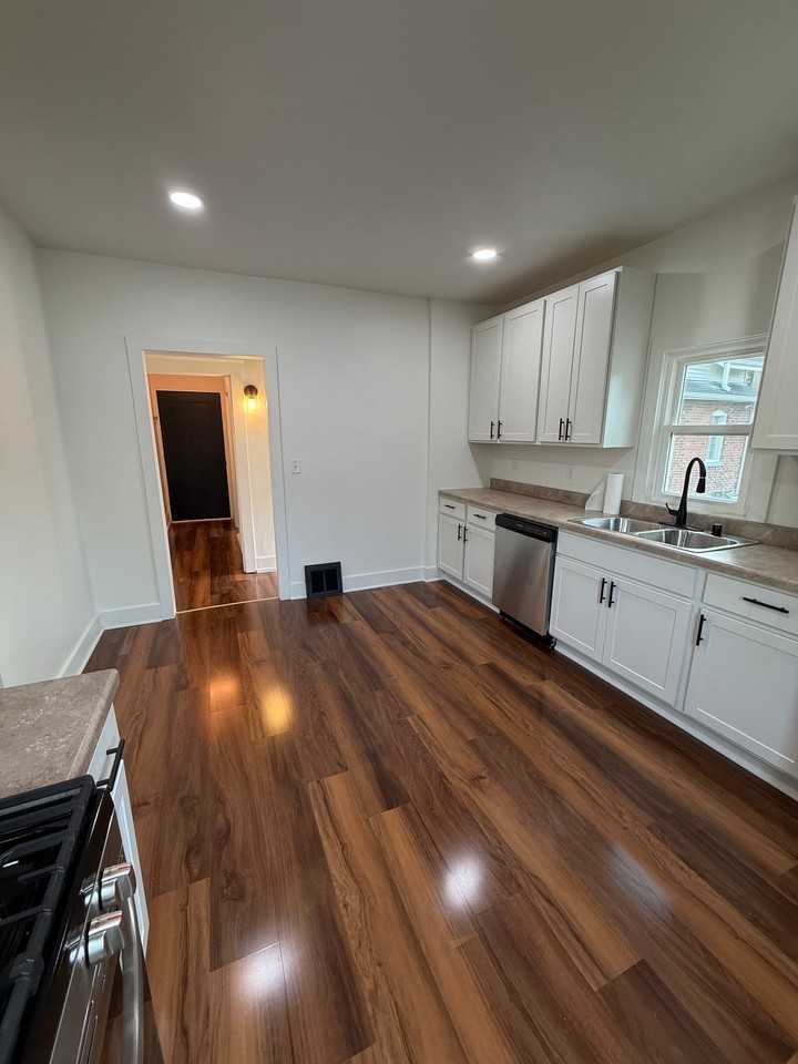 3210 Roosevelt Rd - Photo 4 of 12