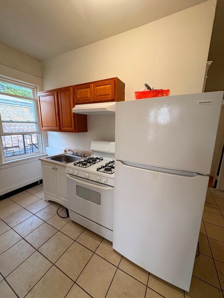 58 Noxon St #10 - Photo 3 of 14