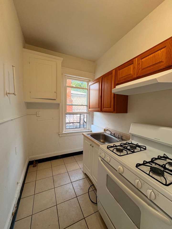 58 Noxon St #10 - Photo 4 of 14