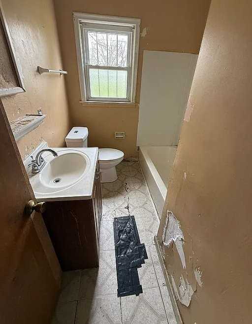 5709 Dupont St - Photo 4 of 5