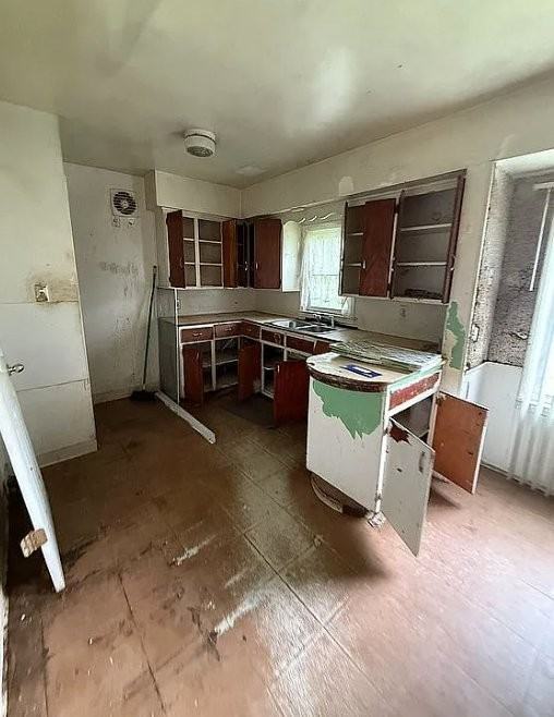 5709 Dupont St - Photo 5 of 5