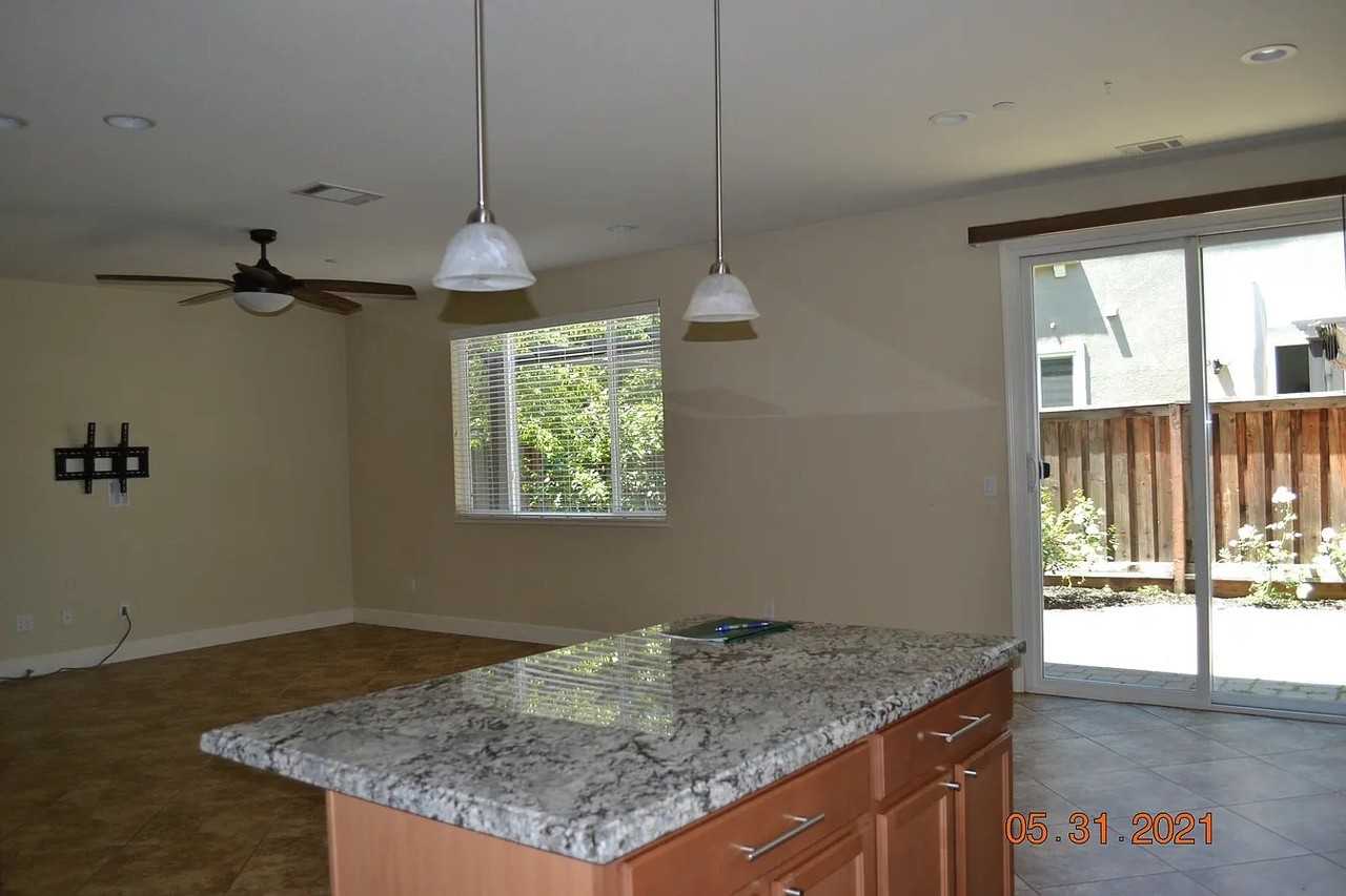 40 Sturla Way - Photo 5 of 18