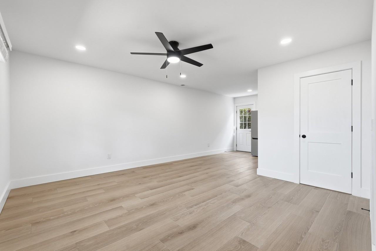 606 37th Ave N #C - Photo 5 of 18