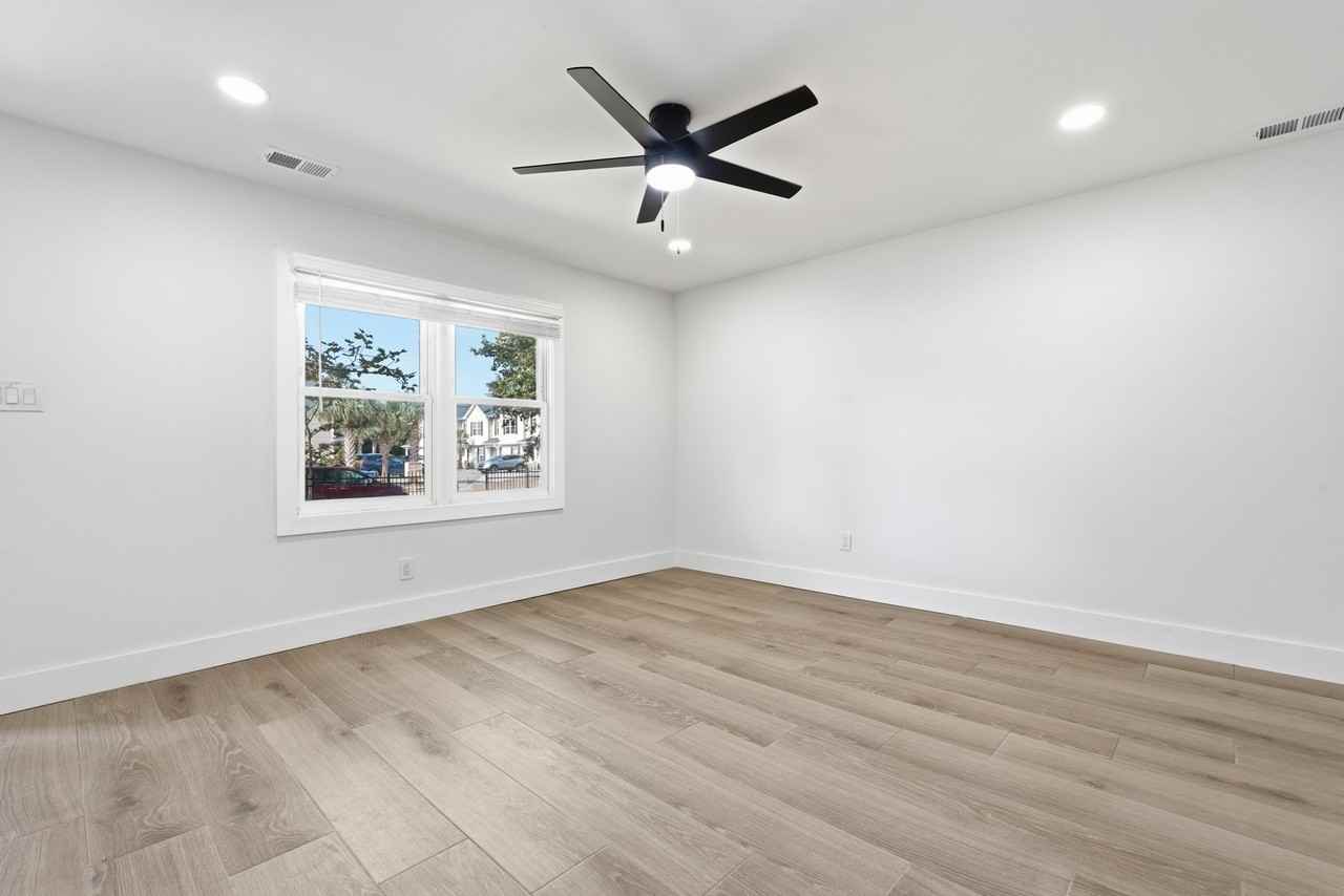 606 37th Ave N #C - Photo 6 of 18