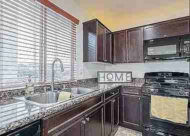 10746 Crosley Field Ave - Photo 5 of 14