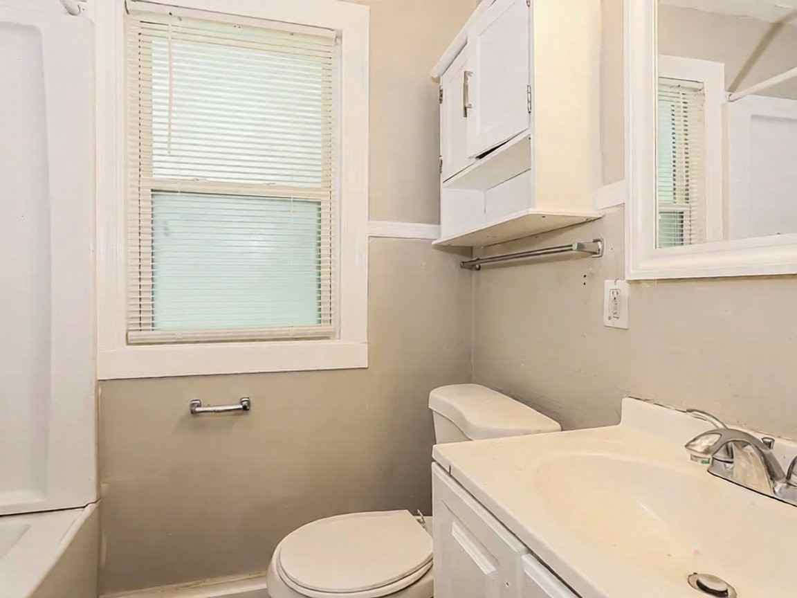 1806 Hampton Ave - Photo 6 of 9