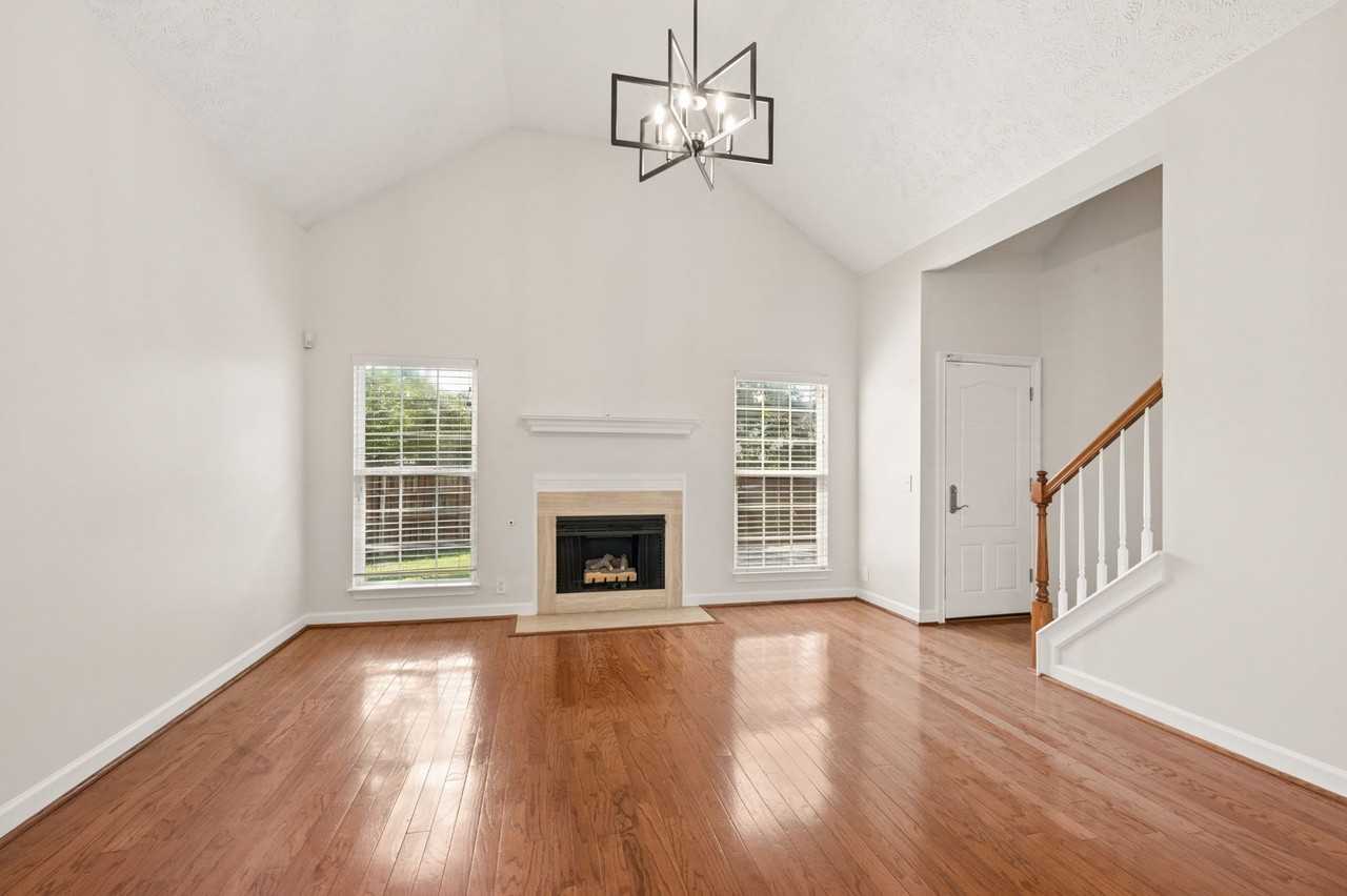 2741 Rosedale Pl - Photo 2 of 16