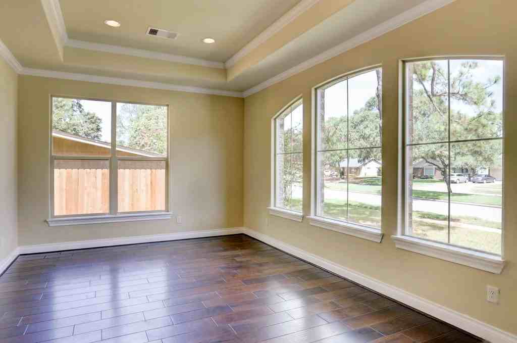 5203 Beechnut St - Photo 7 of 20
