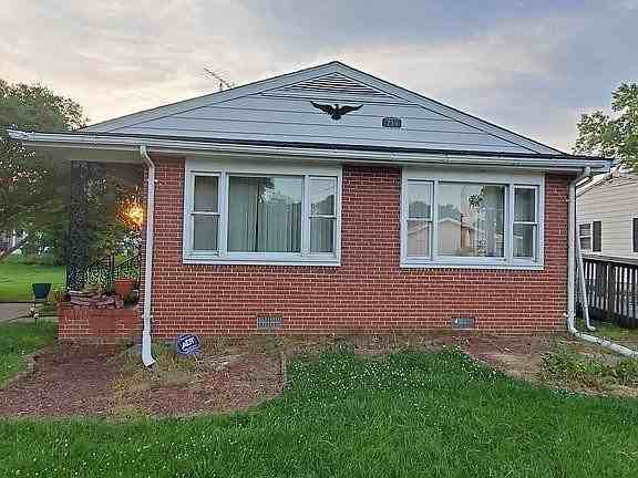 739 Rosemont Ave - Photo 2 of 20