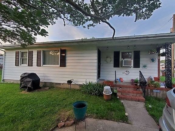 739 Rosemont Ave - Photo 3 of 20