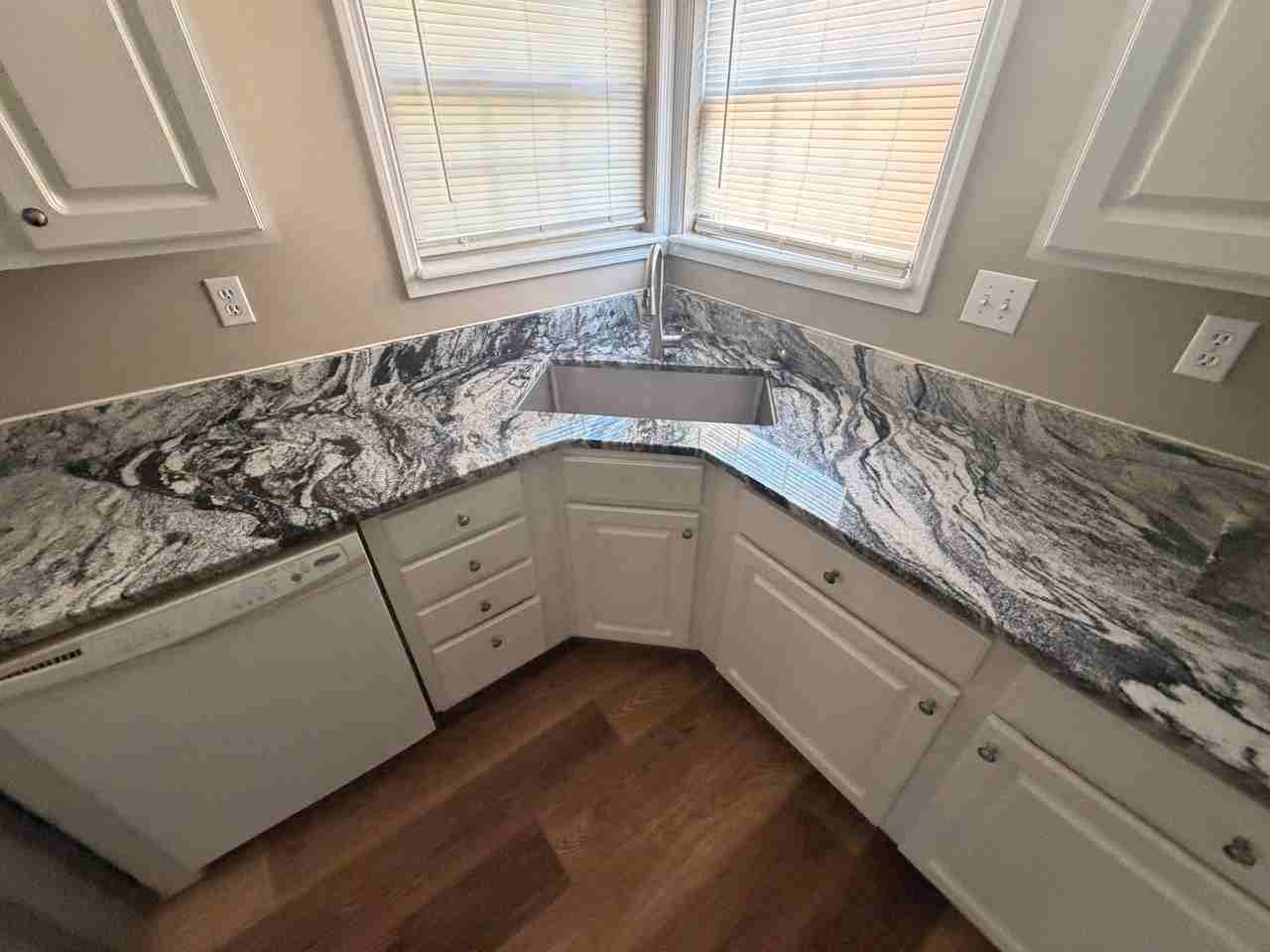 2185 Belmont Dr - Photo 3 of 8
